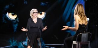 Lunetta Savino a Belve “Il cinema italiano non dà molto spazio alle donne, io ce l’ho fatta con le mie gambette”