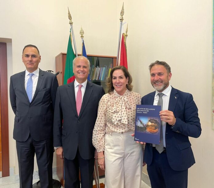 Piana incontra l'ambasciatore del Perù