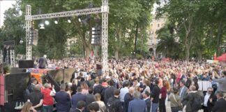 “To the polls to change the country” – CGIL at Piazza Vittorio during the pro-vote marathon event
