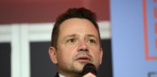 Polonia, domenica le elezioni presidenziali: ballottaggio Trzaskowski-Nawrocki