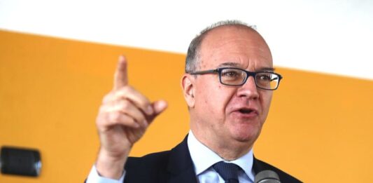 Al via il “Fascicolo digitale del personale scolastico”, Valditara: “La scuola ha bisogno di strumenti semplici e moderni”