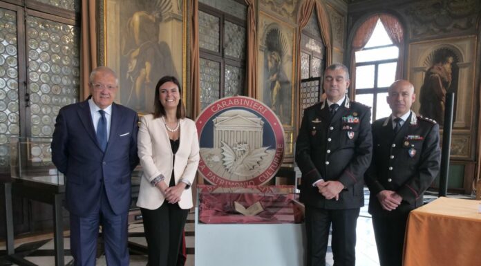 Torna a Venezia l’incunabolo di Venezia, la presidente Damiano alla Marciana