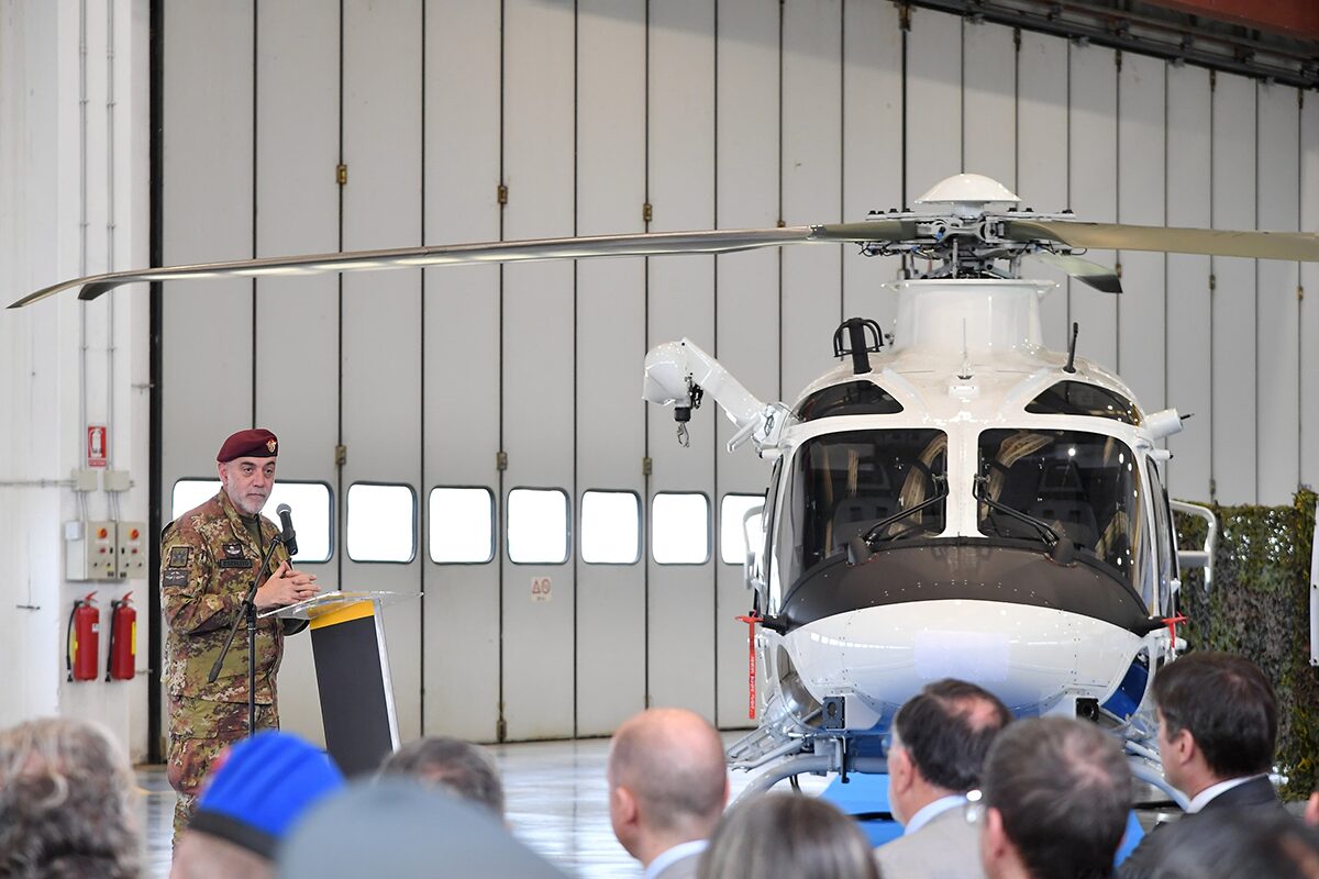 Consegnato all’Esercito il nuovo elicottero UH-169D di Leonardo