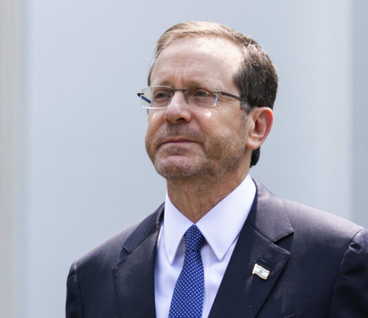 Israele, Herzog lancia un appello alla moderazione durante la campagna elettorale: “Le elezioni non sono una guerra civile”