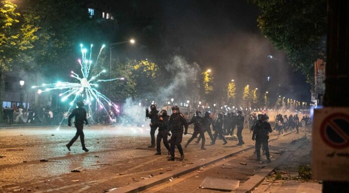 Notte di follia in Francia dopo il trionfo del Psg, 2 morti e 560 fermi