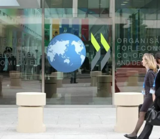 L’Ocse rivede al rialzo le stime del Pil dell’Italia per il 2026, rallenta la crescita mondiale