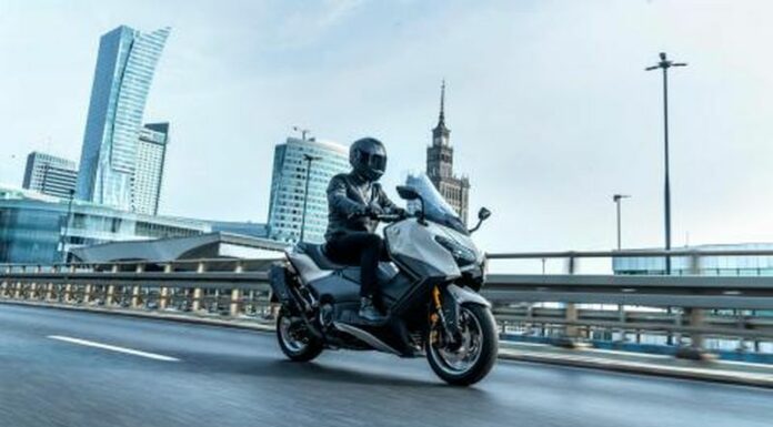 Arriva la versione 2025 di Yamaha TMAX e TMAX Tech MAX