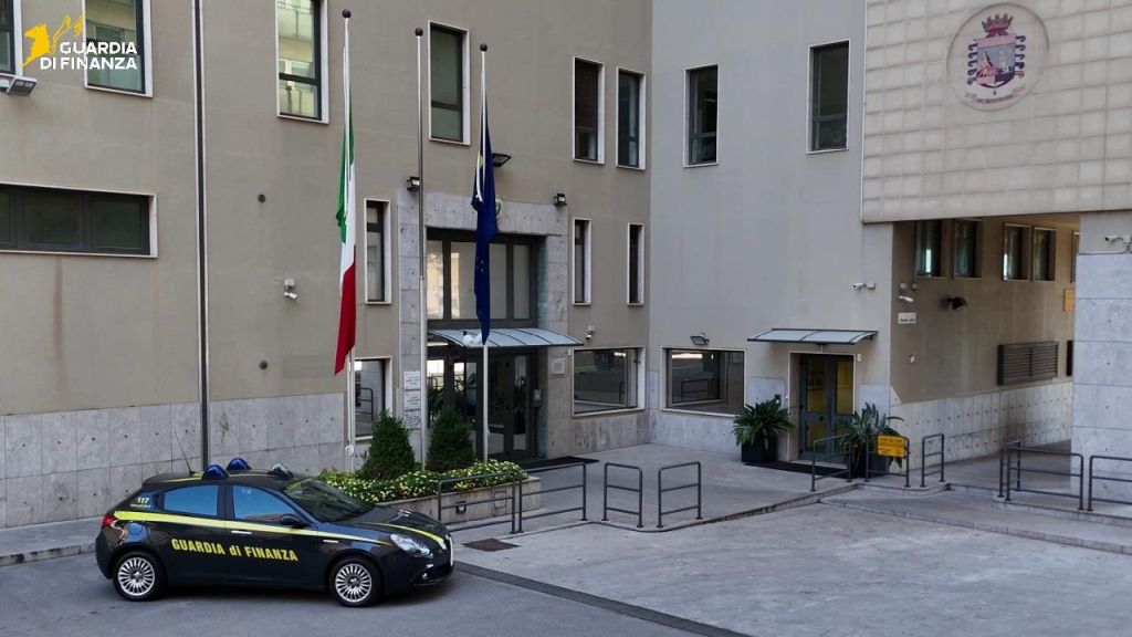 Falsi “Bonus edilizi” a Palermo, 7 misure cautelari e 83 indagati Falsi “Bonus edilizi” a Palermo, 7 misure cautelari e 83 indagati