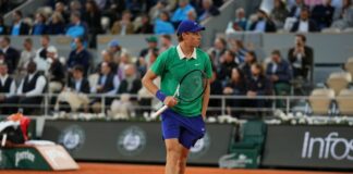 Sinner batte Djokovic 3-0, in finale al Roland Garros