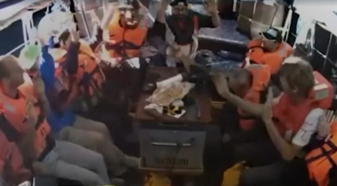 Israele dirotta nave con Greta Thunberg diretta verso Gaza