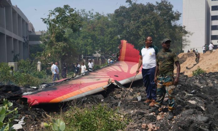 India, precipita aereo con 242 persone a bordo - era diretto a Londra