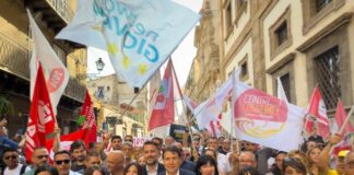 Conte guida a Palermo corteo sulla sanità “Stop a sprechi e malaffare in Sicilia”