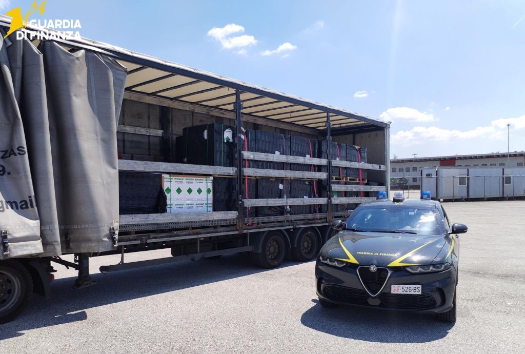 Sequestrate a Treviso 13 tonnellate di gas refrigerante dalla Cina Sequestrate a Treviso 13 tonnellate di gas refrigerante dalla Cina