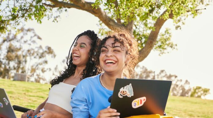 Amazon lancia Prime a metà prezzo per i giovani e l’11° Prime Day