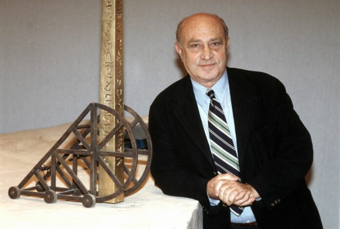 Archivio: addio ad Arnaldo Pomodoro; il maestro della scultura contemporanea è morto a 99 anni