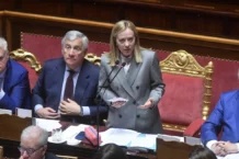 Meloni in Senato: “Crisi in Medio Oriente complessa, non vogliamo entrare in guerra. Tasse per chi specula sui carburanti”