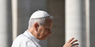 Papa “Droga prigione invisibile. Combattere il business, non le vittime”