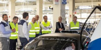 Stellantis, Filosa visita stabilimento Maserati “Orgogliosi del marchio”