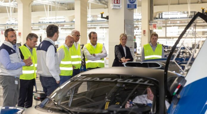 Stellantis, Filosa visita stabilimento Maserati “Orgogliosi del marchio”