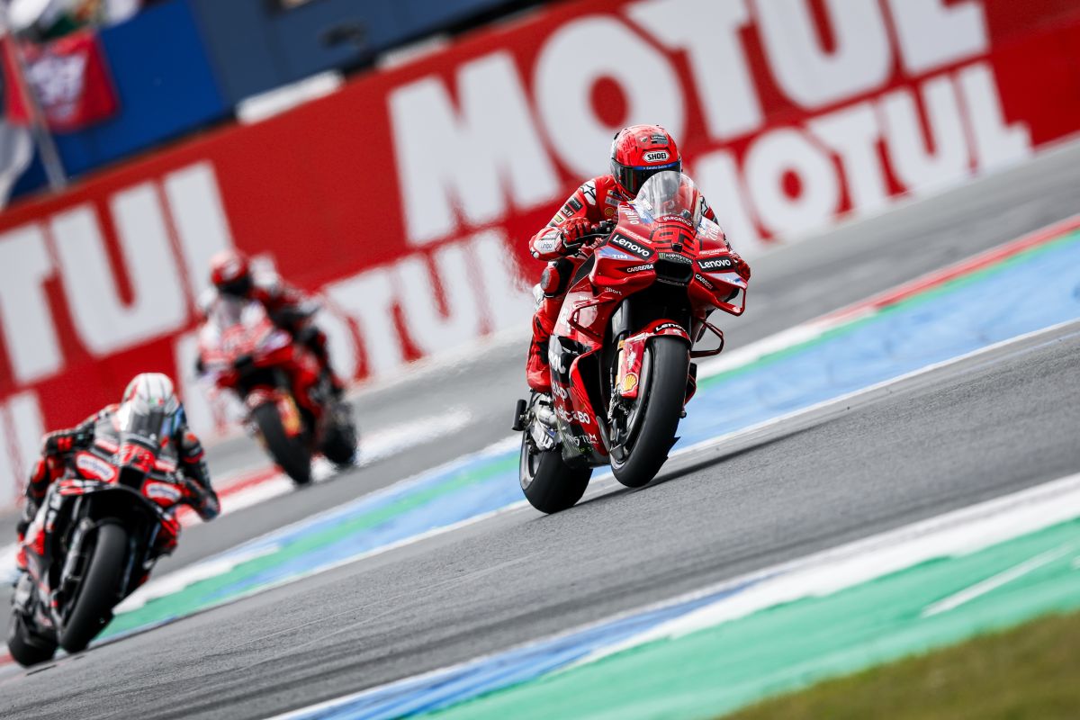 Marc Marquez vince ad Assen davanti a Bezzecchi e Bagnaia