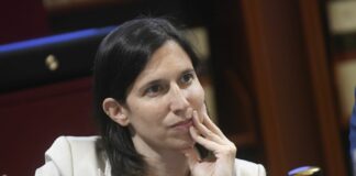 Dazi, Schlein “Strategia Meloni fallimentare, esca da modalità aereo e venga in Parlamento”