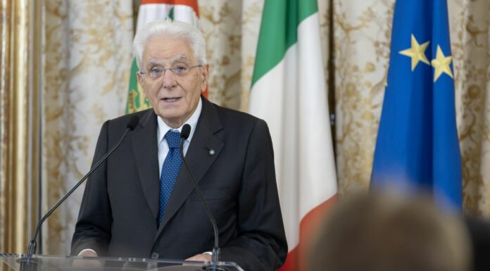 Carceri, Mattarella “Insostenibile il sovraffollamento, un’emergenza i suicidi” / Video