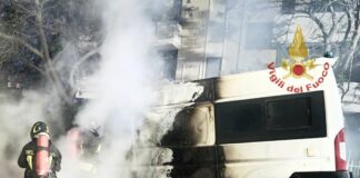 A Cagliari e a Quartucciu incendiate due ambulanze in sosta