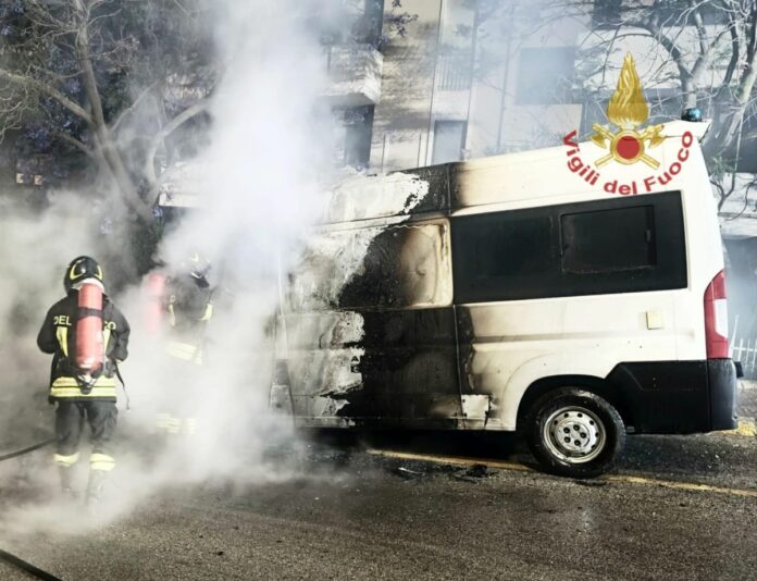 Ambulanze incendio Sardegna