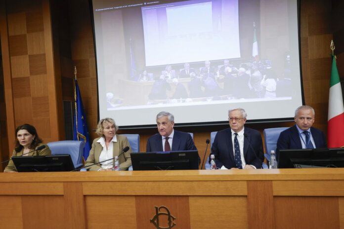 Antonio Tajani Camera