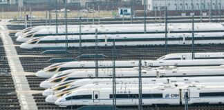 La Cina espande il servizio ferroviario passeggeri e merci