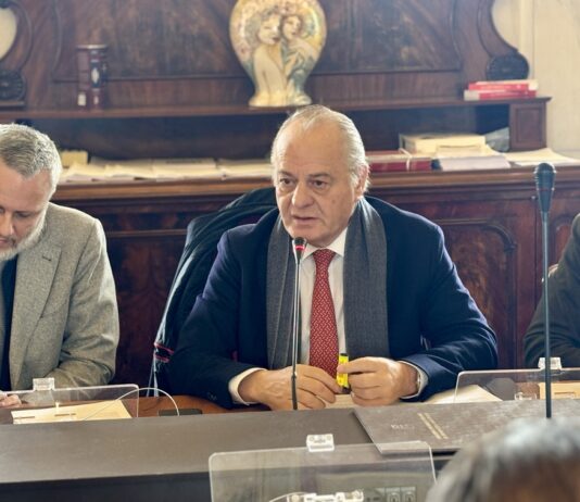 Cracolici allo Zen di Palermo “Impegno di tutti per non lasciare le periferie alla mafia”