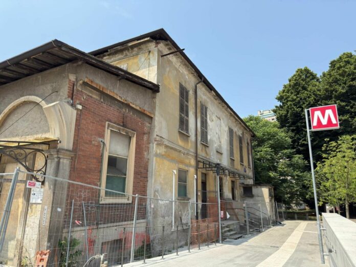 Edificio Via Francesco Sforza 38 Milano