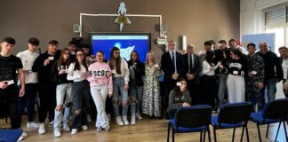 Navigare in rete e usare i social con responsabilità e consapevolezza. Consegnati i patentini digitali a 24 studenti del Liceo TRED “Vittorini” di Gela