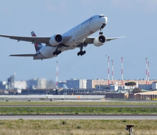 Accordo tra il ministero del Turismo e Atri per valorizzare gli aeroporti italiani