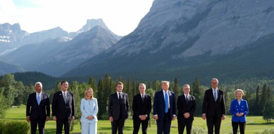 Ucraina, i leader del G7: “Riaffermiamo il nostro incrollabile sostegno nella difesa della sua integrità territoriale”