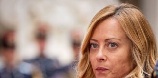 Meloni segue la crisi in Iran e riunisce ministri e intelligence “Impegno per soluzione negoziale”