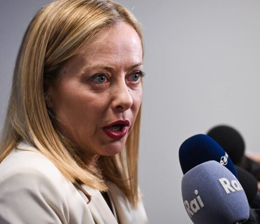 Meloni “Sospeso il rinnovo automatico dell’accordo di Difesa con Israele”