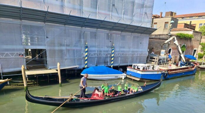 Piccoli veneziani tra i canali, torna “A scuola di Gondola”