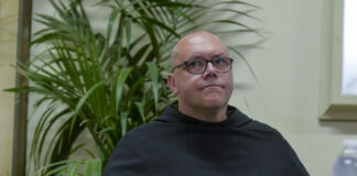 Il custode del convento di Assisi “Servono accordi duraturi per una pace vera”