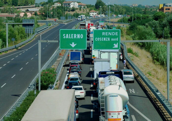 PROTESTA SULL'AUTOSTRADA A3 SALERNO - REGGIO CALABRIA