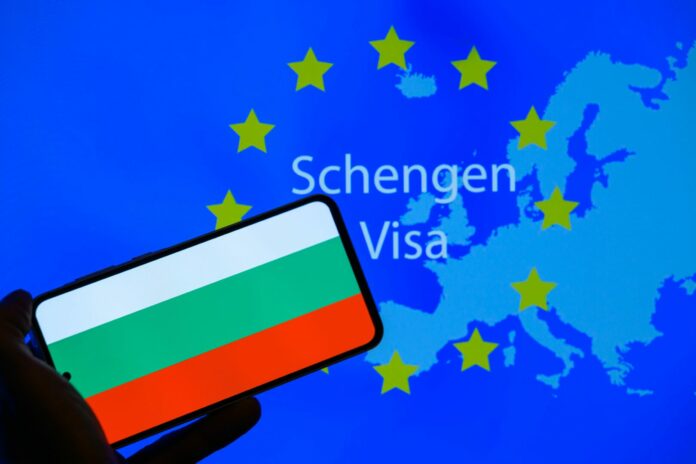 Bulgaria e Romania entrano ufficialmente nello spazio Schengen: soppresse le frontiere interne