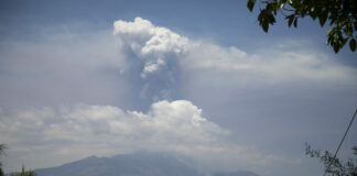 Grandi esplosioni sull’Etna, Schifani “Attivati canali di monitoraggio”