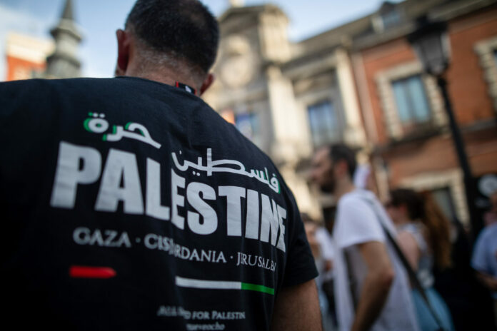 Manifestazioni nel mondo in solidarietà a Freedom Flotilla, l'equipaggio della nave Madleen