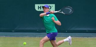 Sinner piega Hanfmann e vola agli ottavi sull’erba di Halle