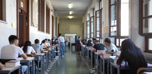Seconda prova scritta della maturità 2026, latino al liceo classico e matematica allo scientifico