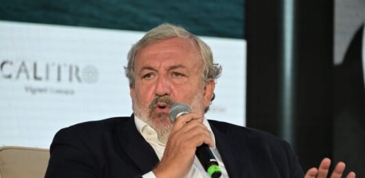 Ex Ilva, Emiliano incontra Urso “Lo Stato assuma la gestione se non ci sono acquirenti”