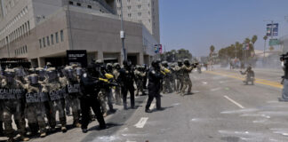 Continuano le proteste a Los Angeles, Trump “Arrestate le persone con il volto coperto”