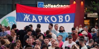 Sempre più cittadini nelle strade in Serbia, proseguono gli arresti