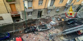 Esplosione in un appartamento a Torino, un morto e cinque feriti