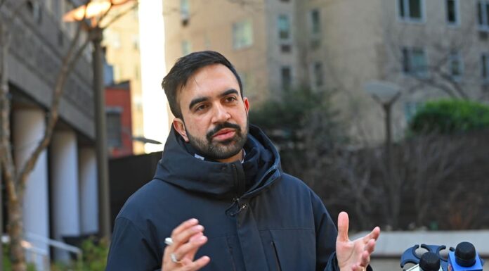 New York con Mamdani guida la riscossa anti-Trump al grido di “No Kings”